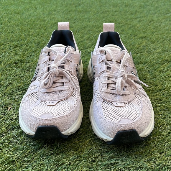 Nike V2K Run - Picture 2 of 5